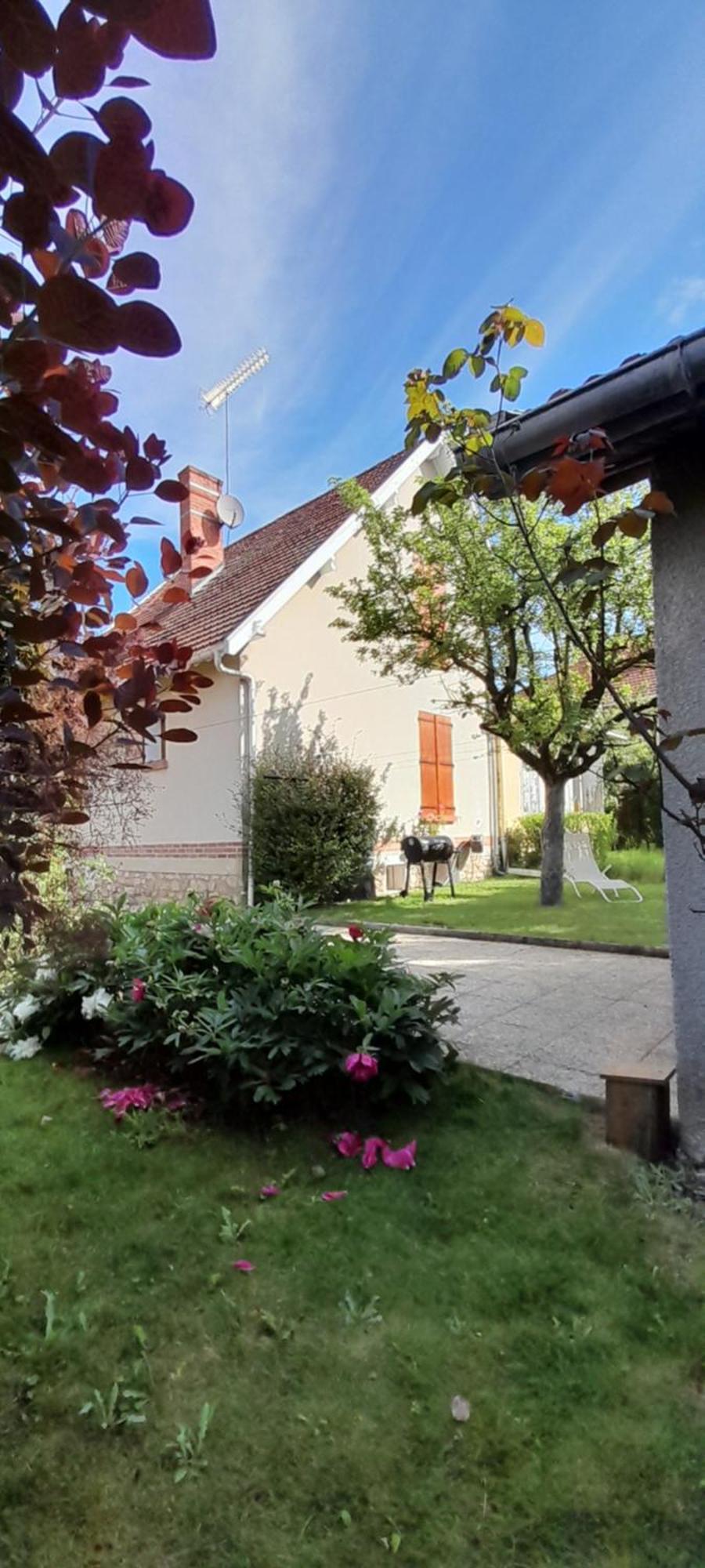 Un Brin De Bonheur Villa Troyes Bagian luar foto